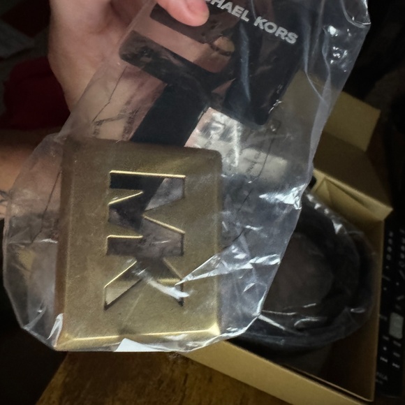 MICHAEL Kors Men's Belt Black Leather x MK Signature (Antique Gold Hardware) Rev - Picture 2 of 4